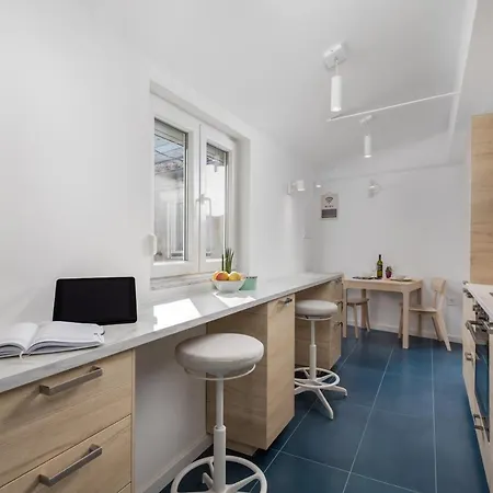Artemis Apartment *
